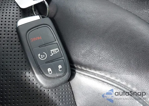 2019 Jeep Cherokee Limited 4X4 from USA, damaged, VIN 1C4PJMDN4KD142758